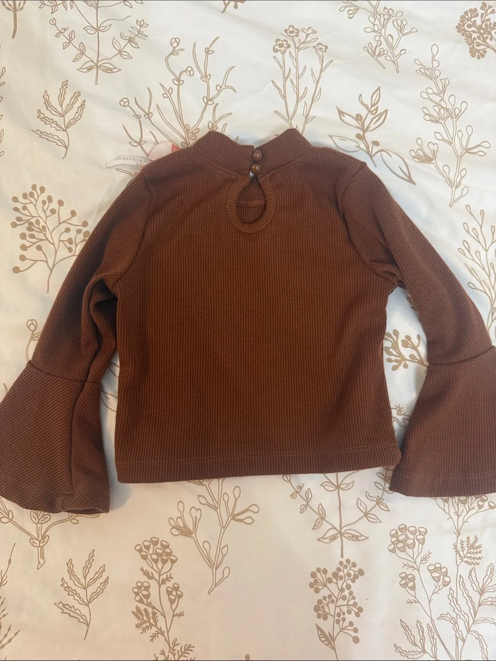 Baileys Blossoms brown ribbed